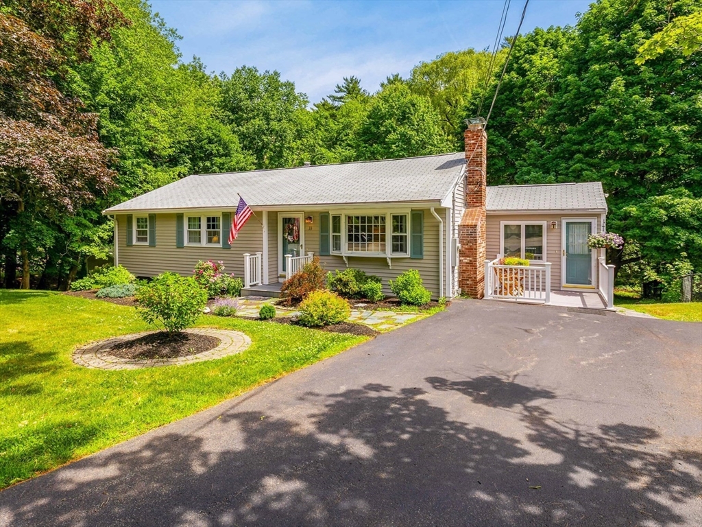 33 Farnham Road, Rowley, MA 01969