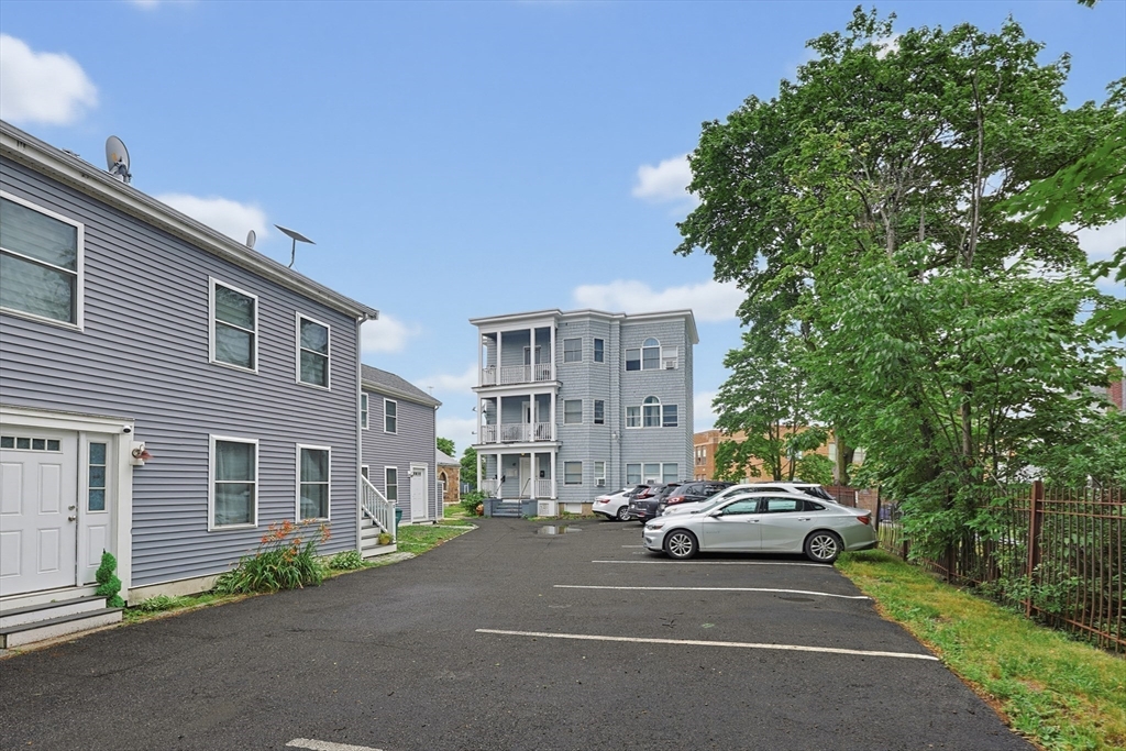87 Broad St #3 — photo