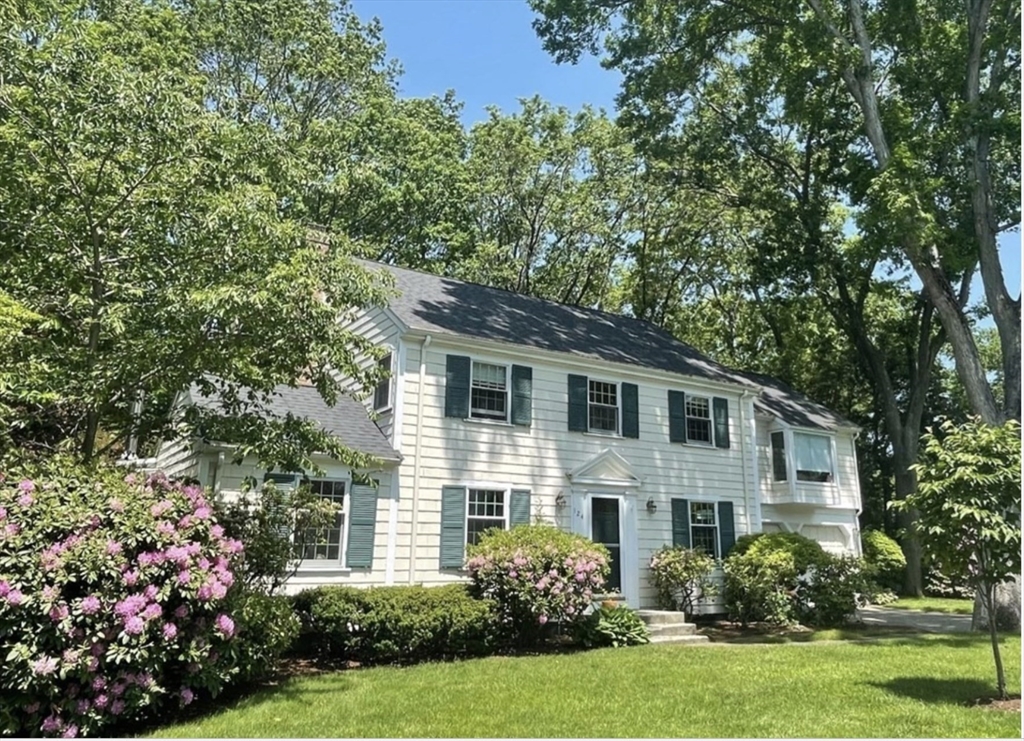 124 Pilgrim Road, Wellesley, MA 02481 — photo 2