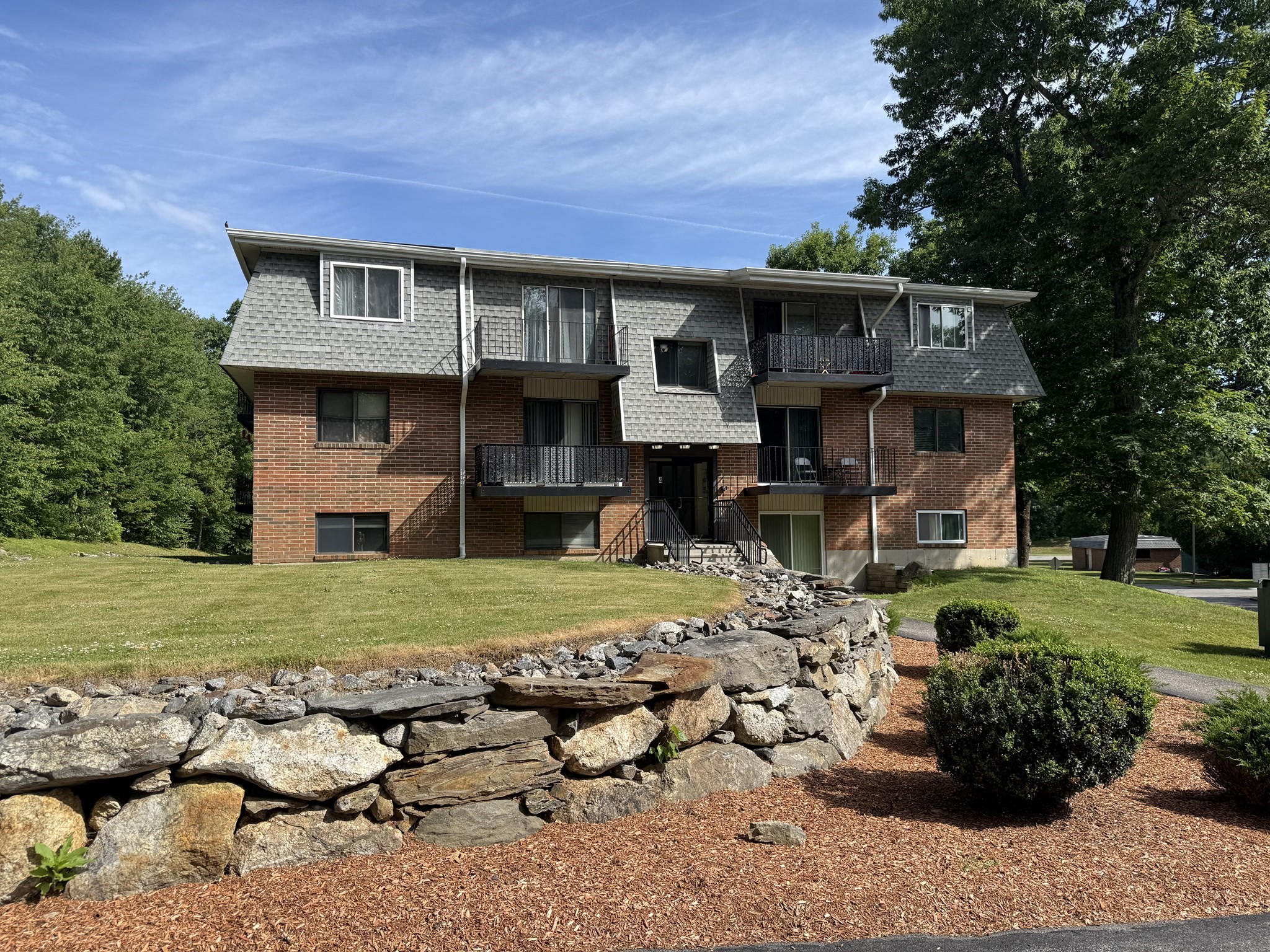 176 Maple Ave #1 4-1 — photo