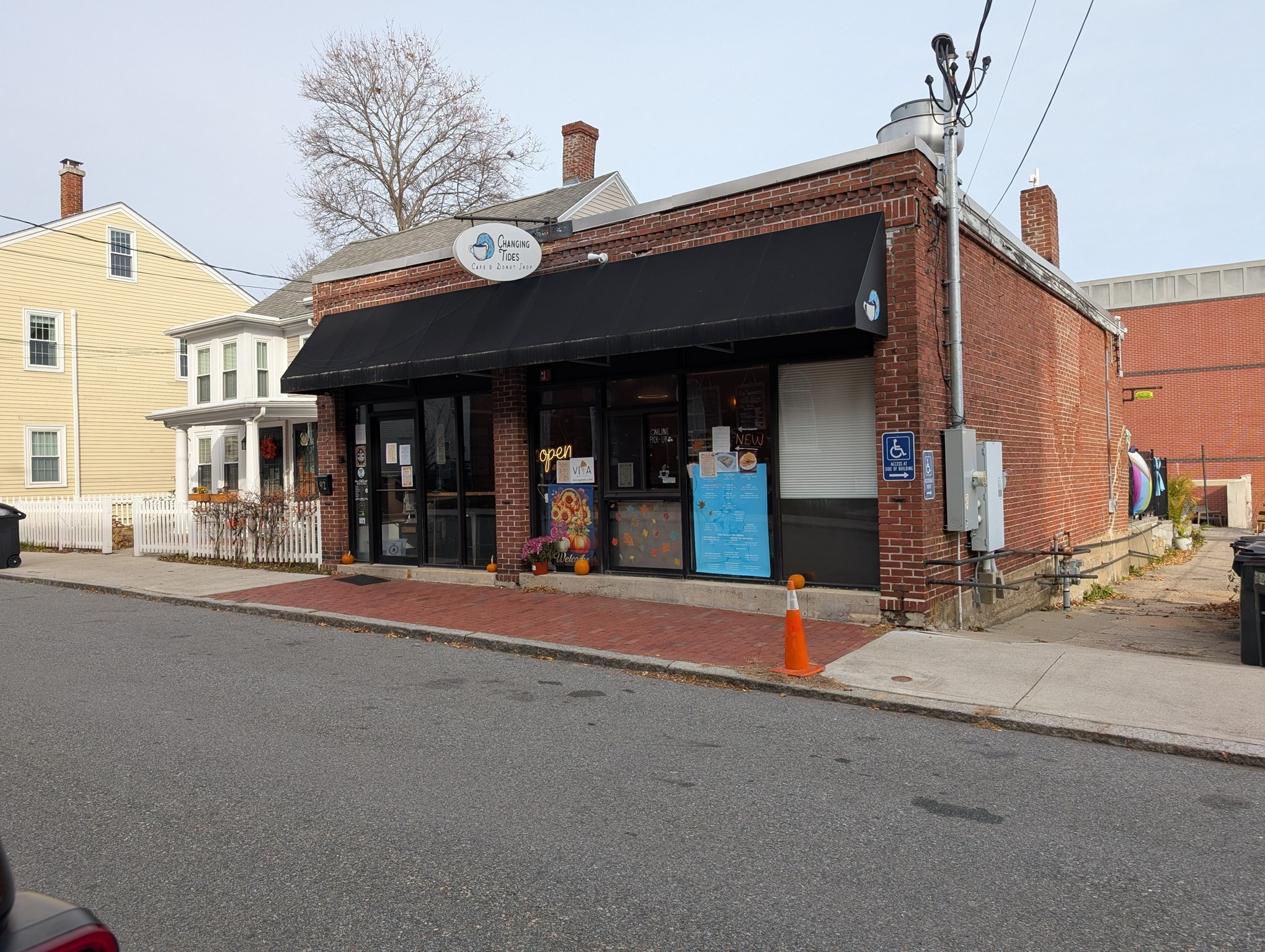 92 Pleasant St. #a — photo