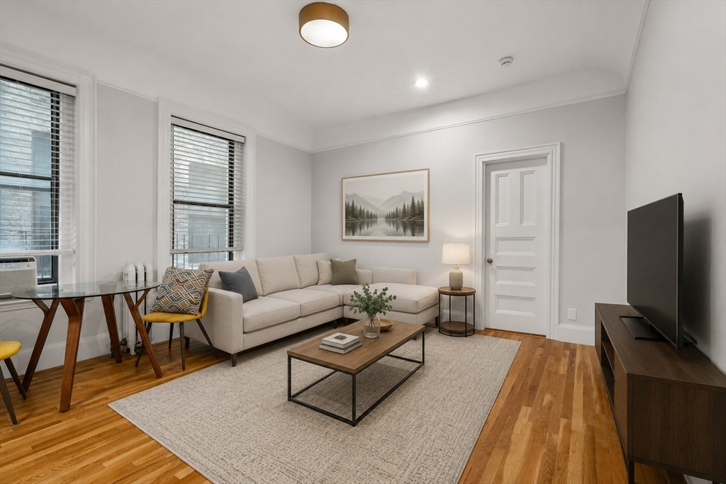 362-366 Commonwealth Ave #4C — photo