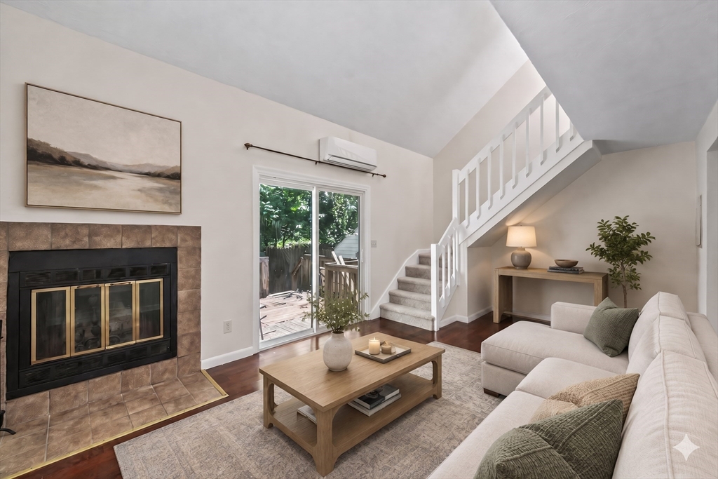 235 Lake St #D — photo