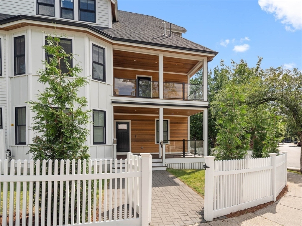 177 Thorndike St #1 — photo