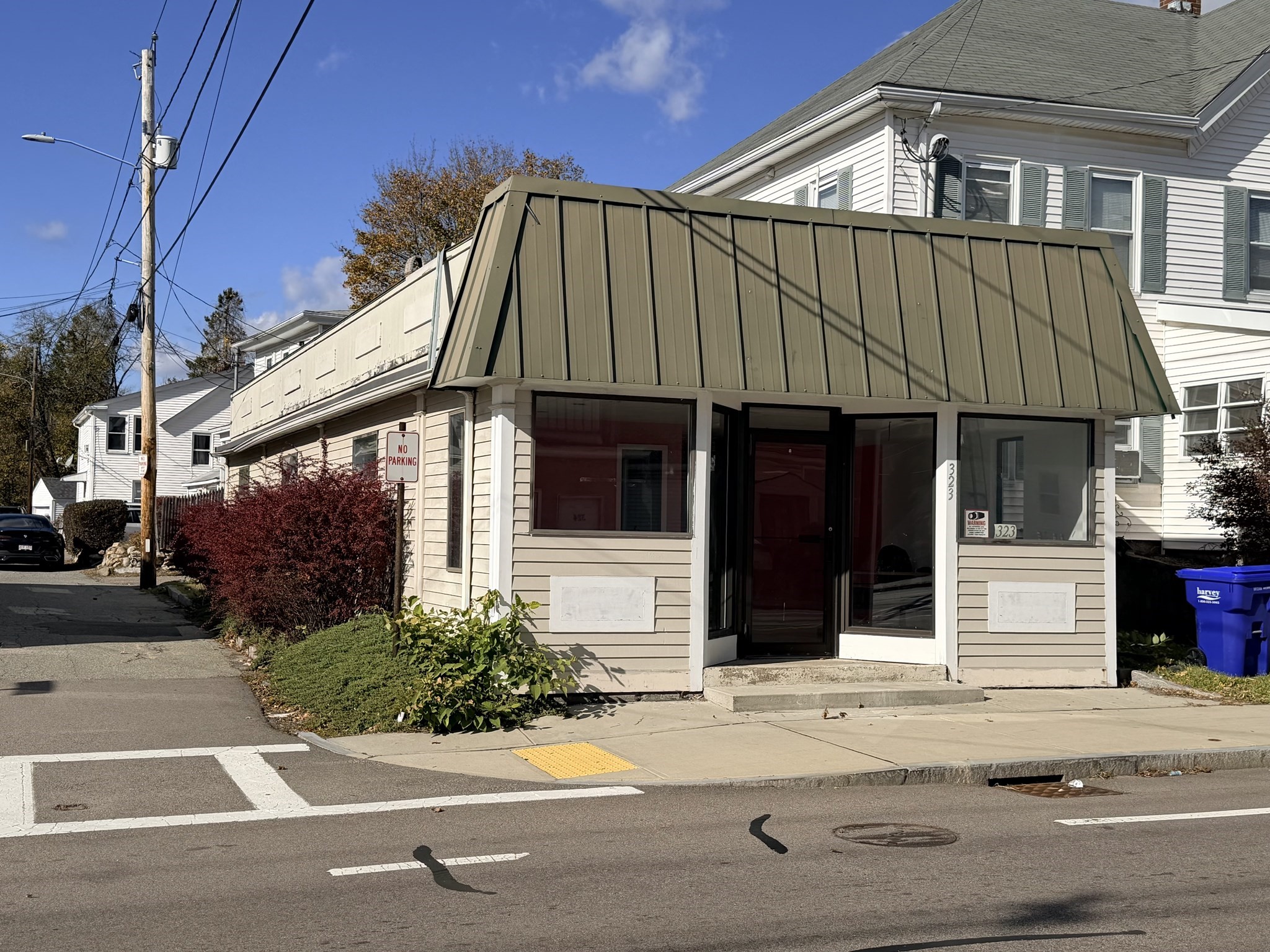 323 Main St — photo
