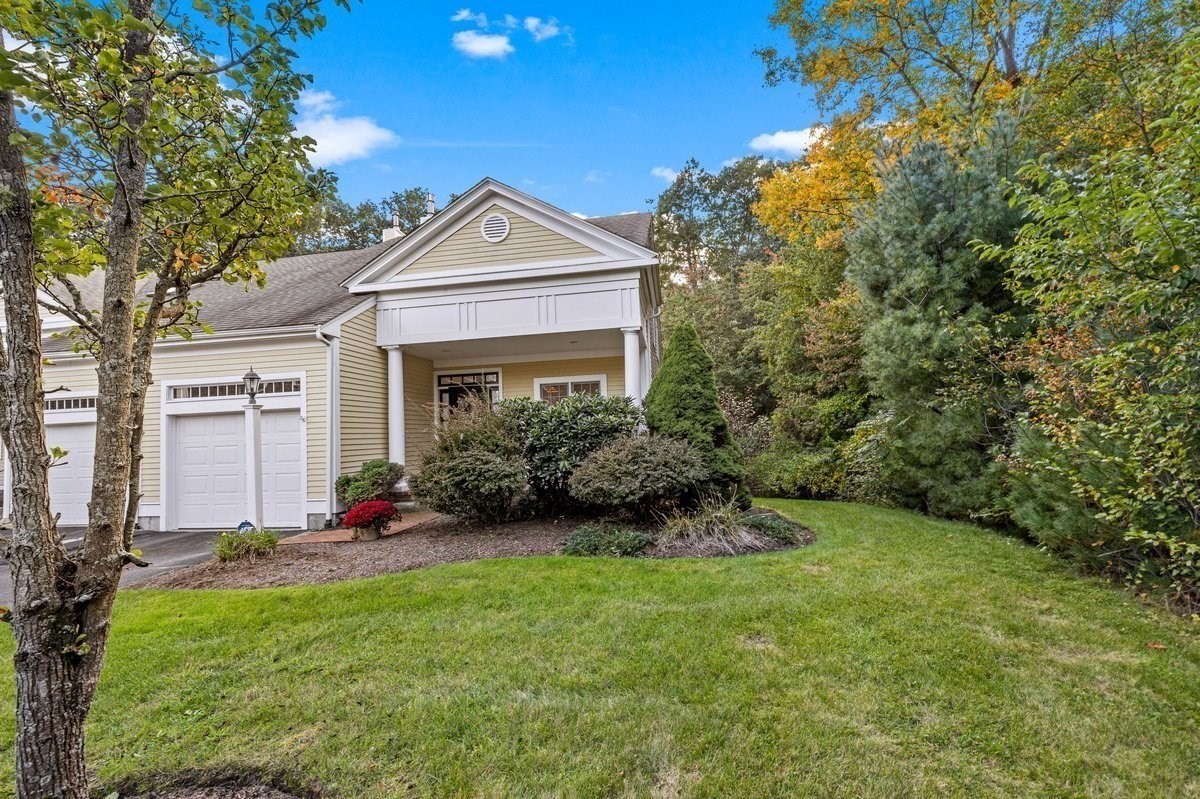 25 Whiting Ln #25 — photo