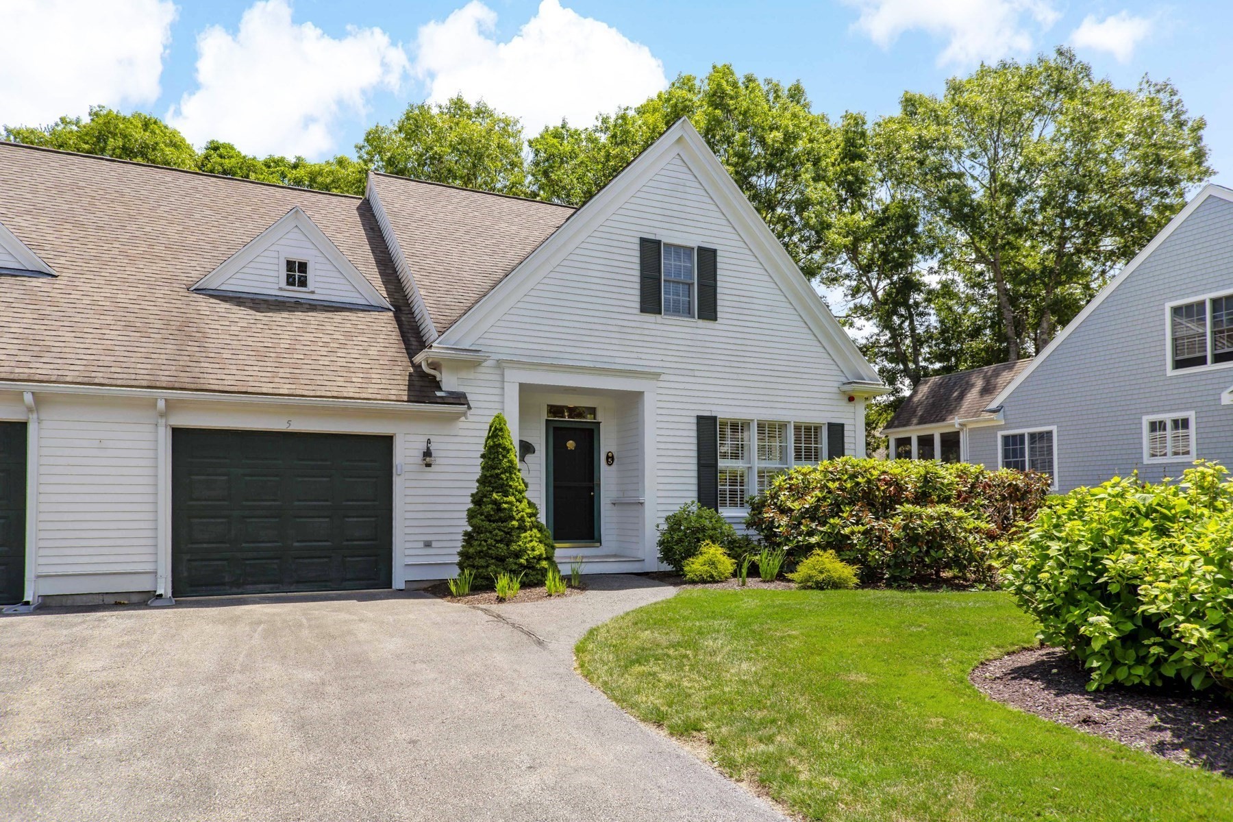 5 Mayfair Ct # 5 — photo
