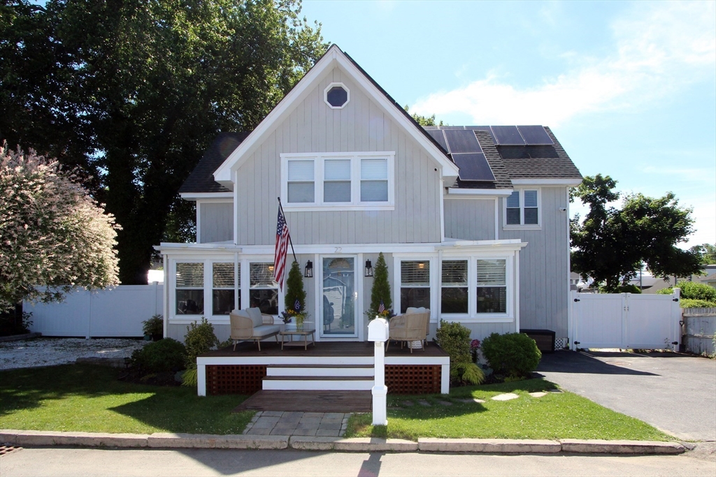 22 Maple Street — photo