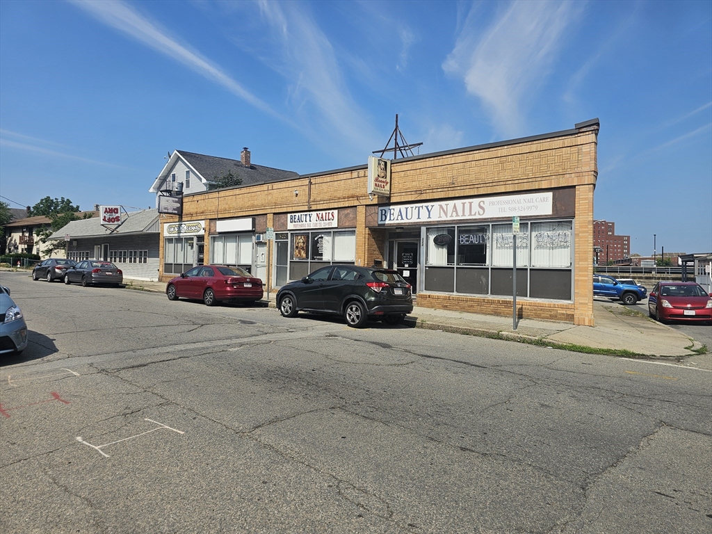 820 North Main Street — photo