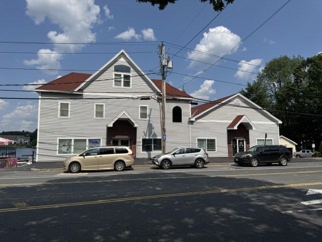 195 Lake Ave — photo