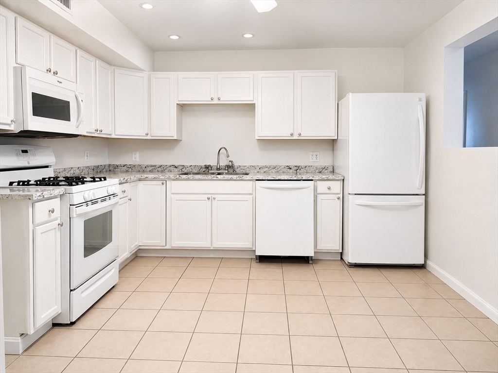 526 Third St # 3 — photo