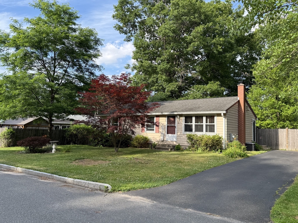 11 Butternut Street, Springfield, MA 01128 — photo 2