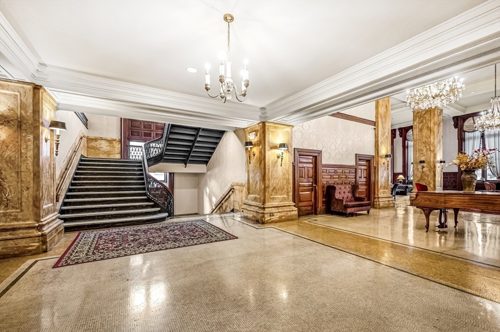 140 Chestnut Street #706, Springfield, MA 01103