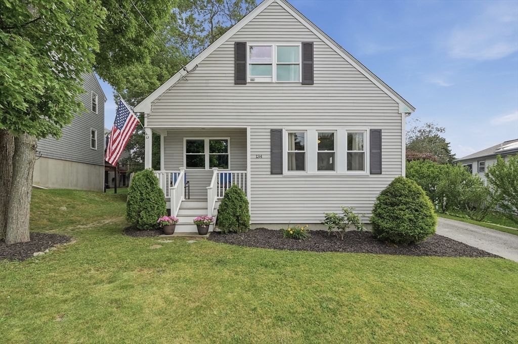 134 Hathaway Commons Road, Fall River, MA 02720