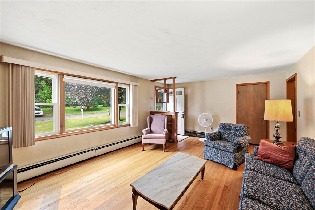 214 Forest Hills Road, Springfield, MA 01128 — photo 3