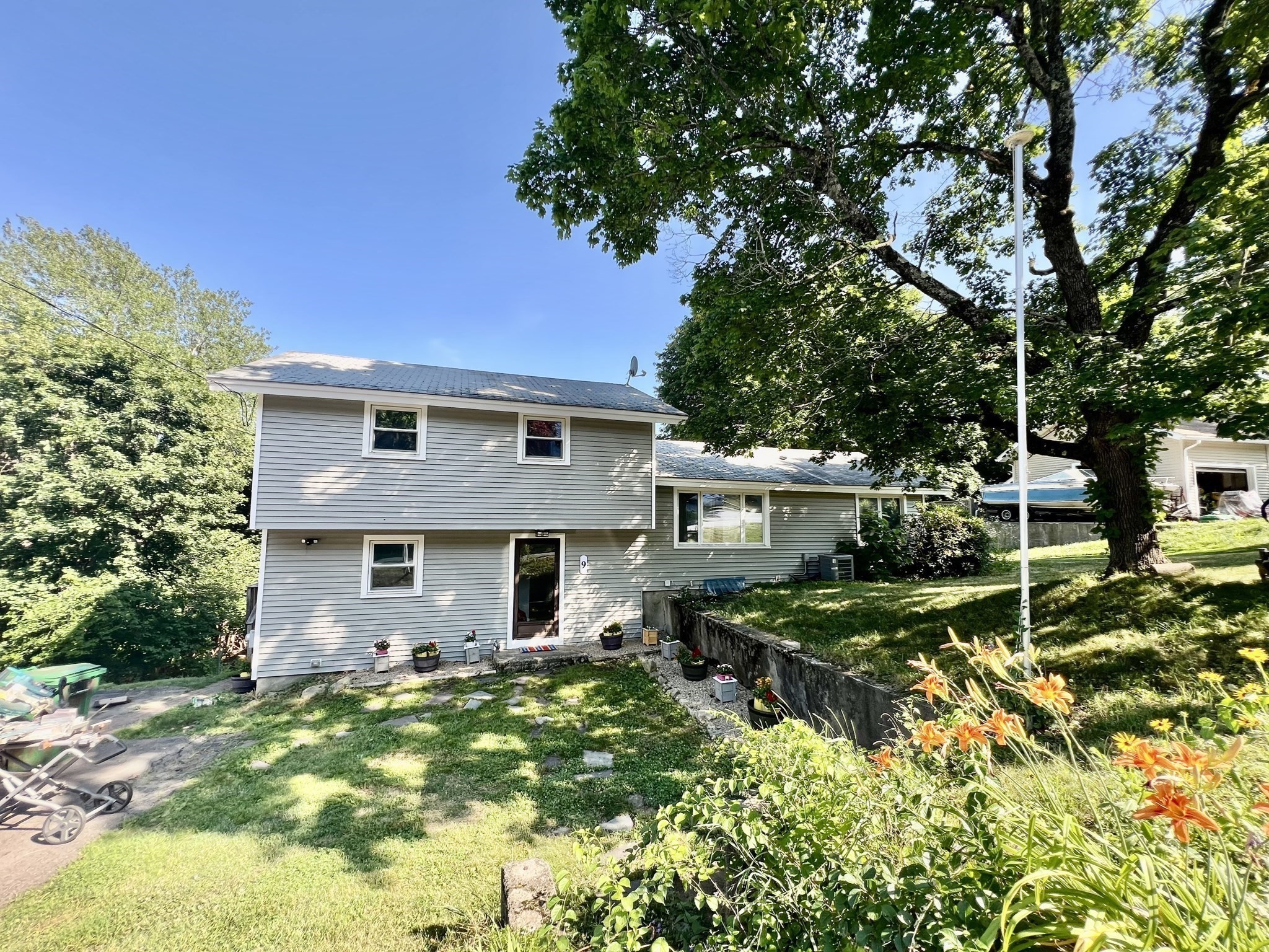 9 Champlain Drive, Hudson, MA 01749 — photo 3