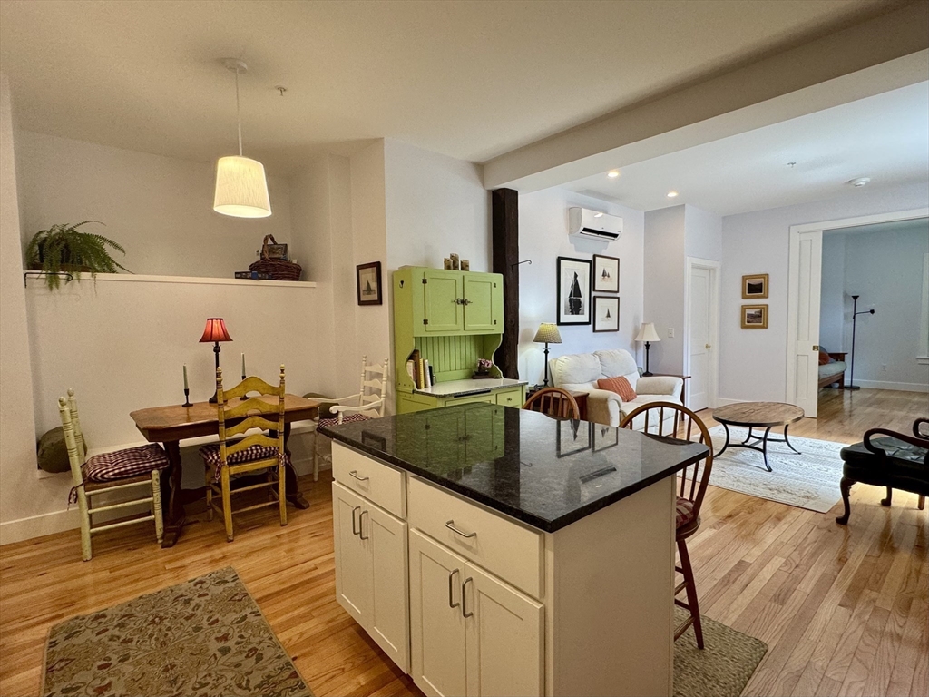 10 Deerfield Ave # 9 — photo