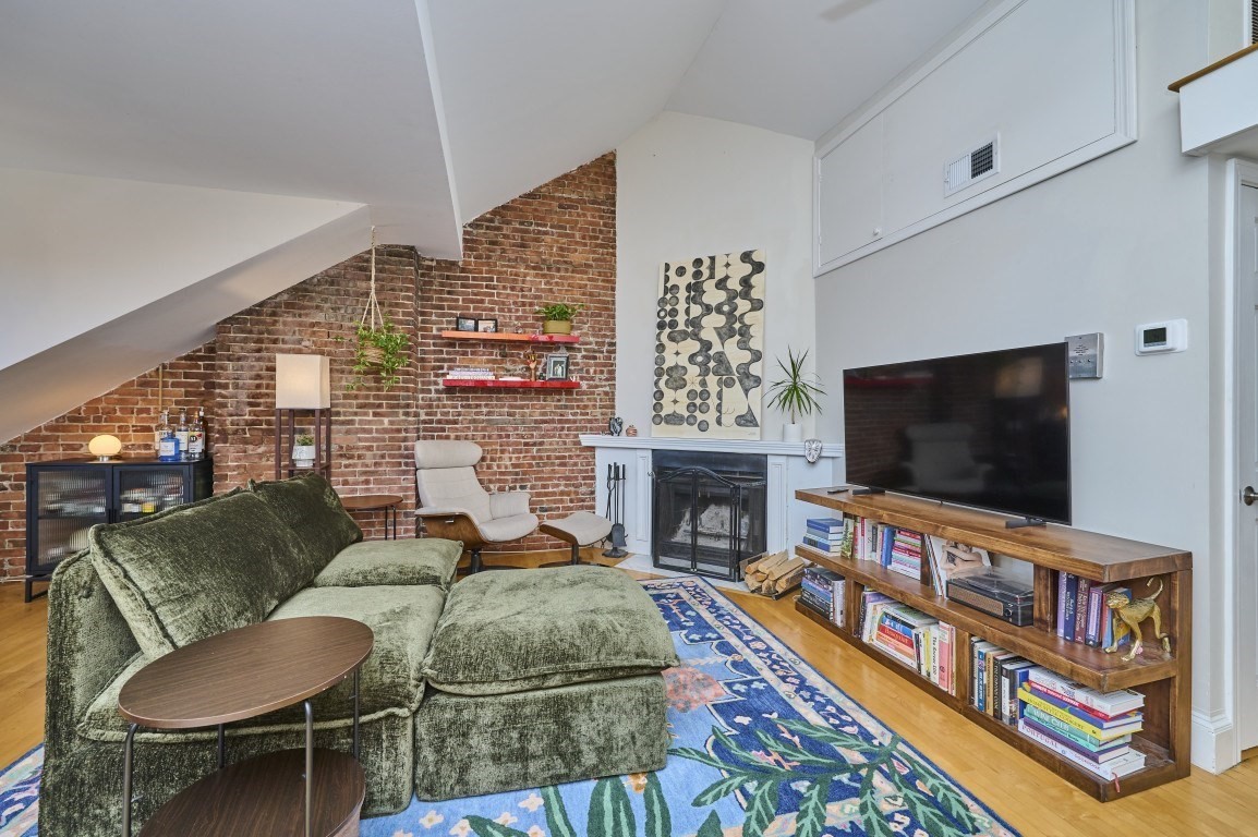 683 Massachusetts Ave. #5 — photo