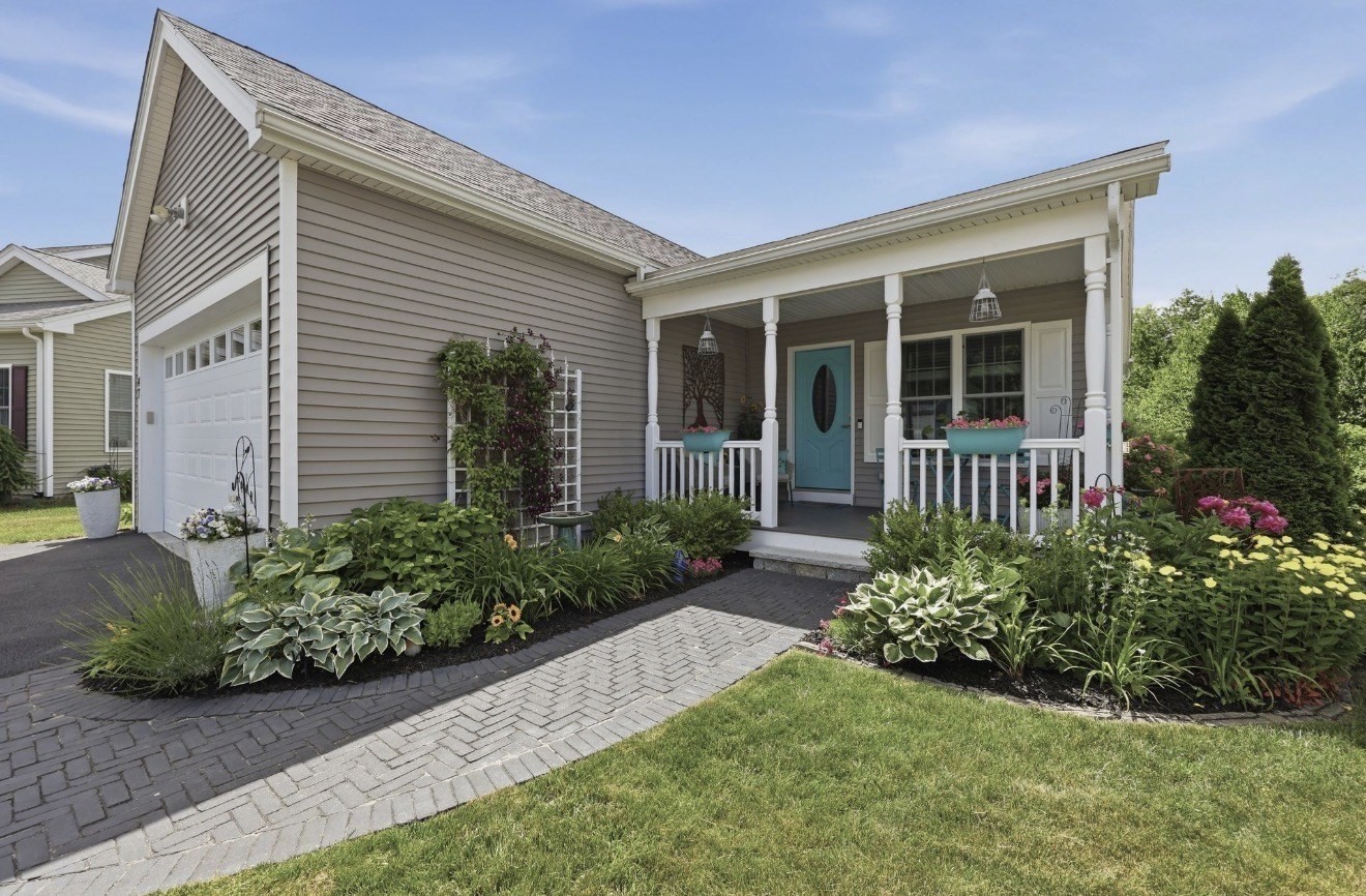 47 Hyde Park Circle #47 — photo