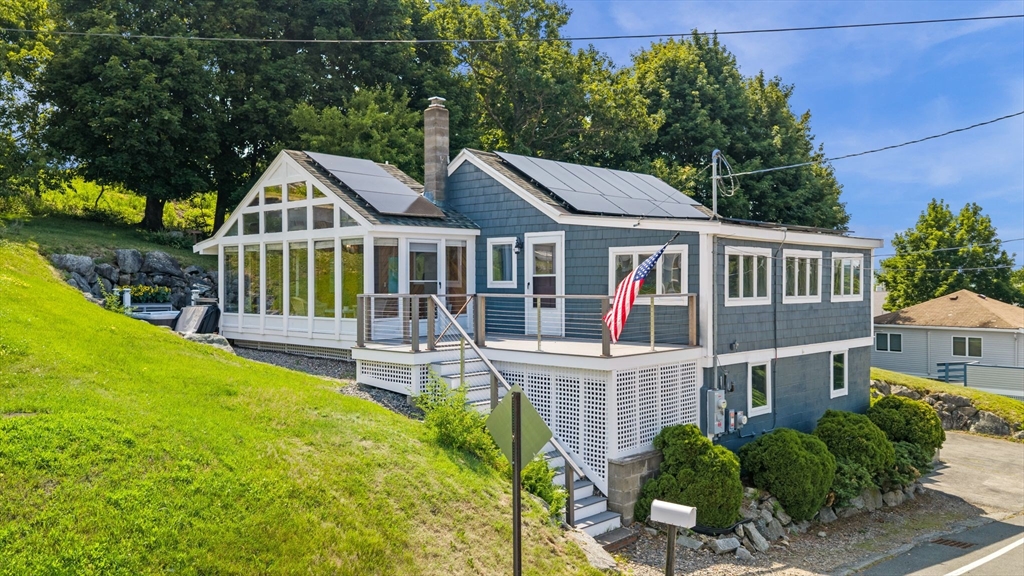 21 North Ridge Road, Ipswich, MA 01938