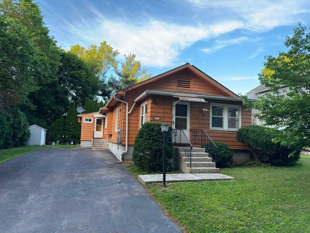 31 Colby Ave — photo