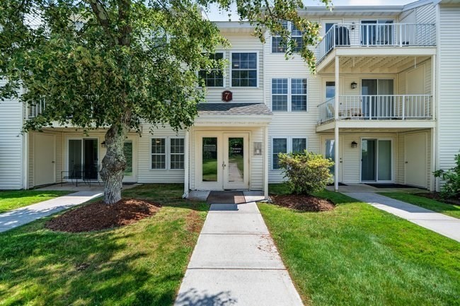 7 Thoreau Ct #8 — photo