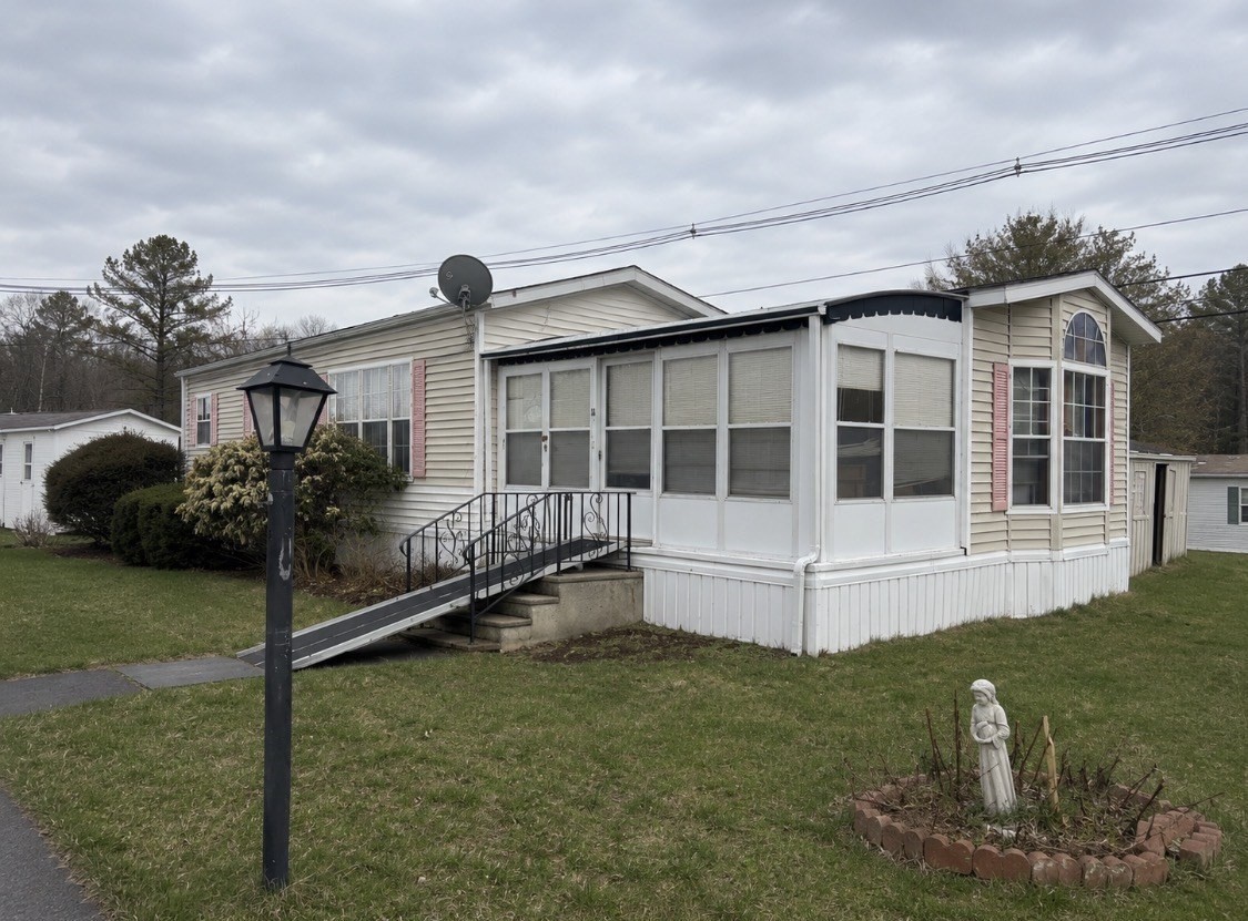 18 Tucker Ter — photo