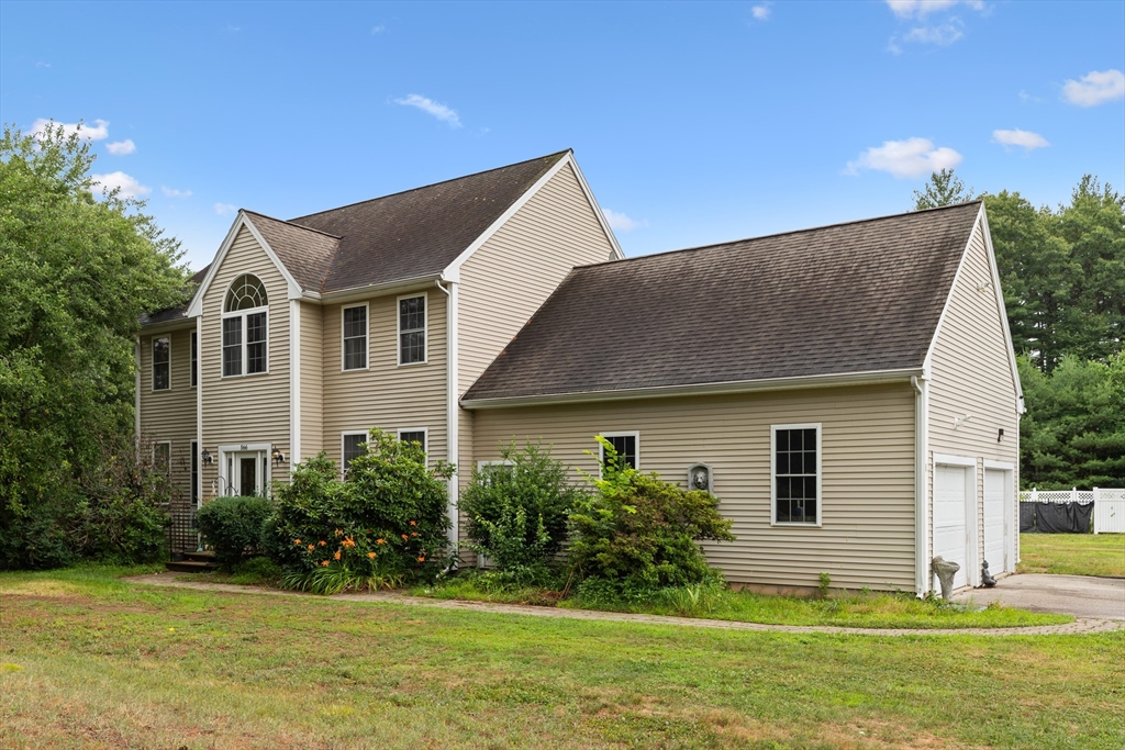 566 Mendon Road, Sutton, MA 01590 — photo 2