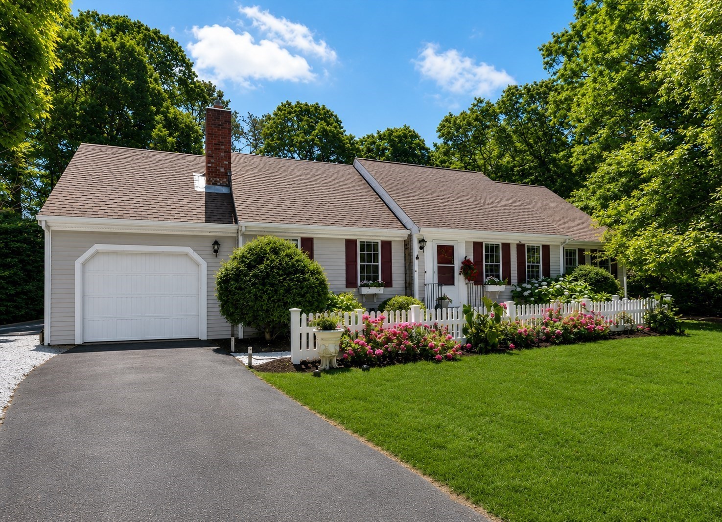 36 Helmsman Dr — photo