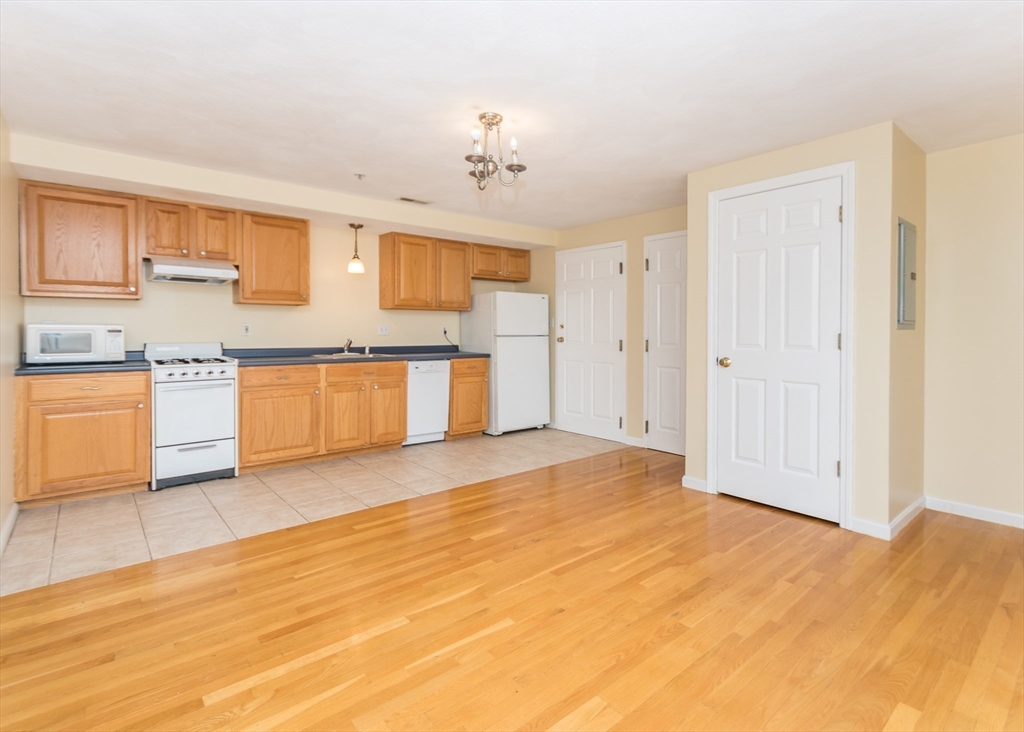 10 Middle Street Ct #7 — photo