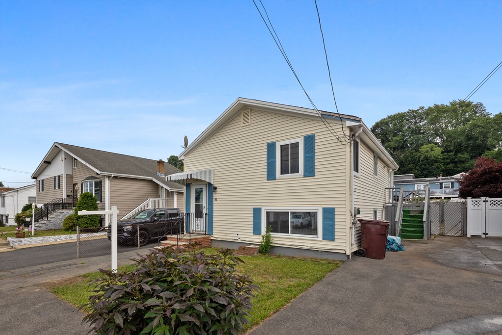 105 Oakwood Ave — photo