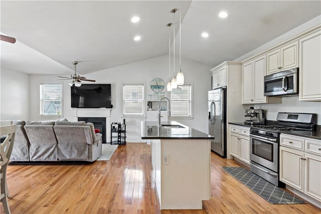 139 Danielle Drive, Woonsocket, RI 02895 — photo 3