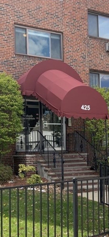 425 S Huntington Ave #1 — photo