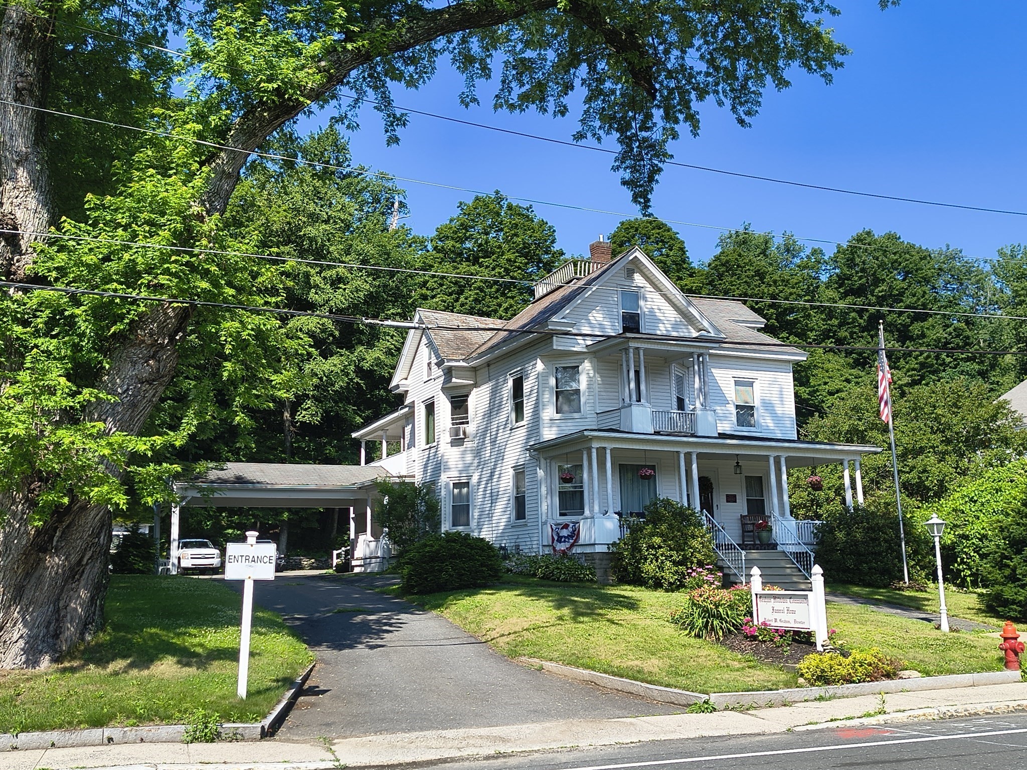 27 Russell Road, Huntington, MA 01050