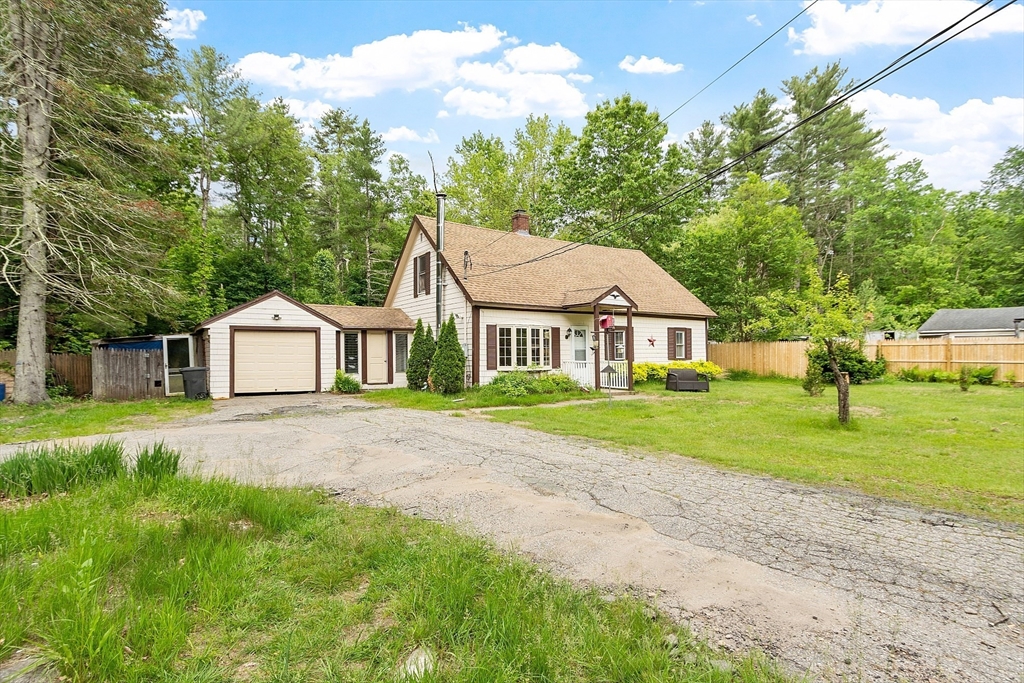 10 Worcester Road, Townsend, MA 01469