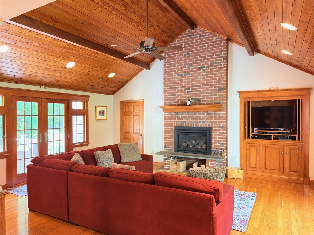 19 Bubbling Brook Road, Walpole, MA 02081 — photo 3