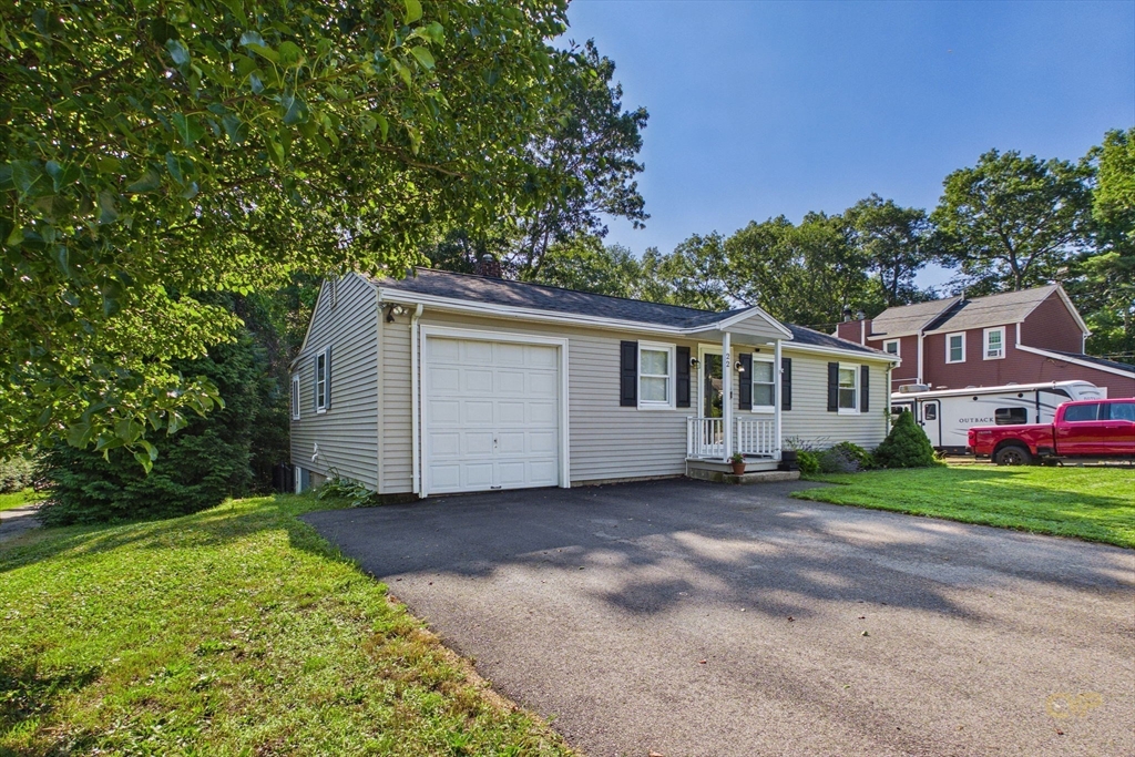 22 County Road, Freetown, MA 02717