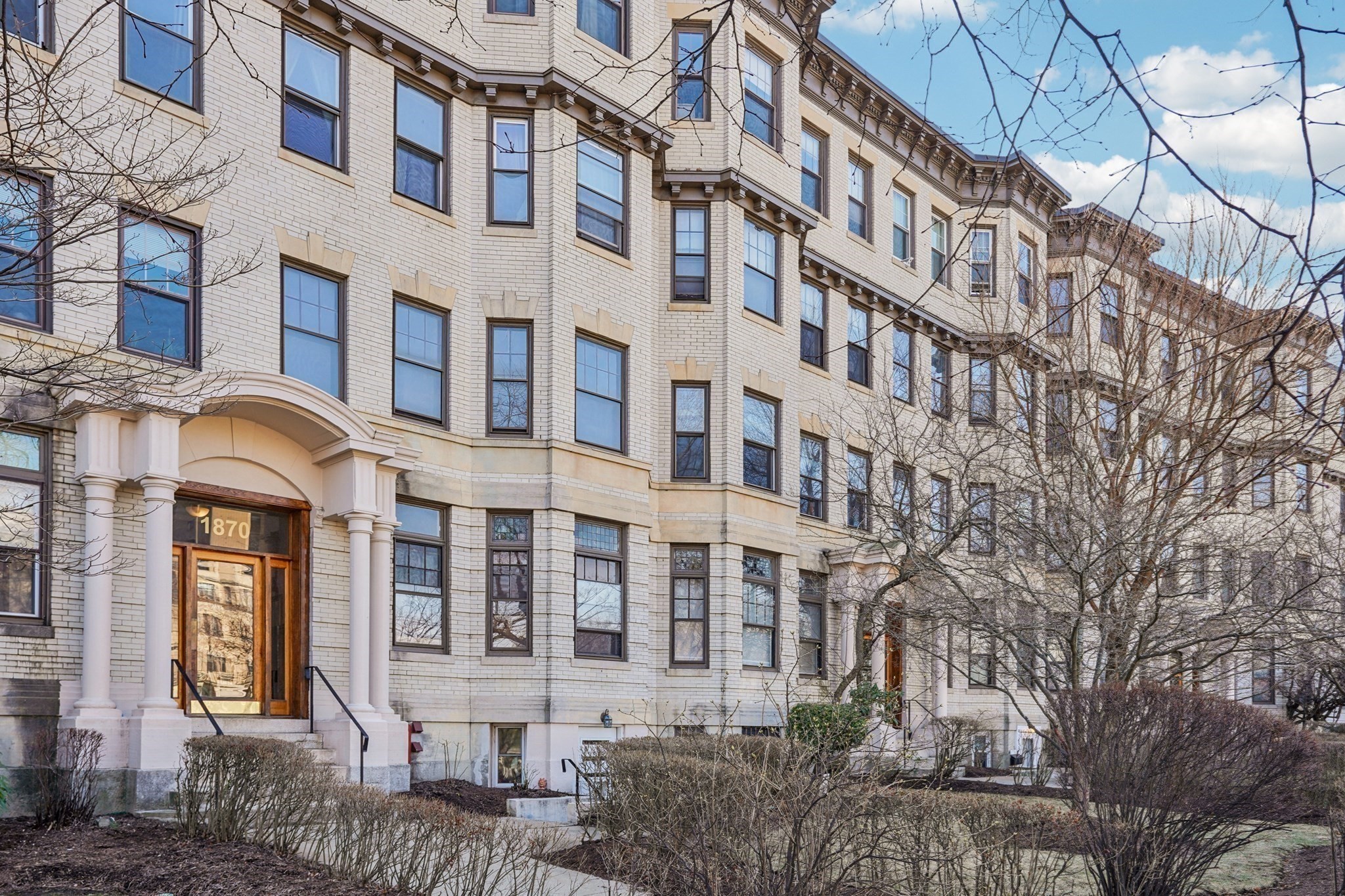 1870 Commonwealth Ave #1 — photo