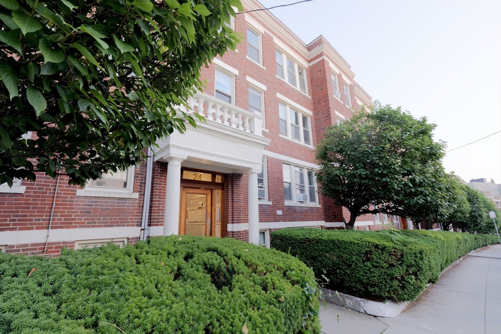 24 Ransom Road #7, Boston MA 02135 — photo 2