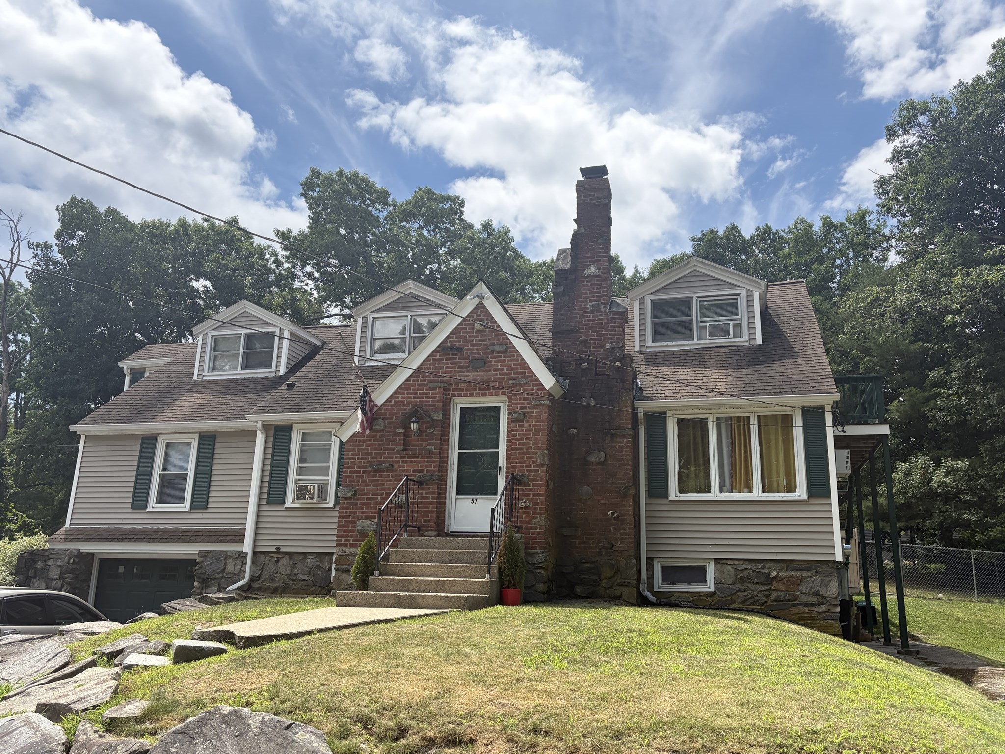 57 Swan Ave #2 — photo