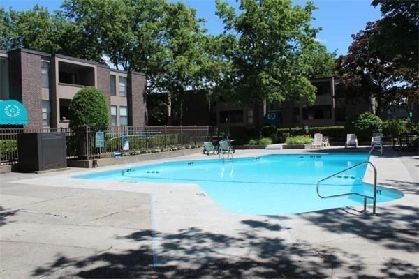 30 Shrewsbury Green #J — photo