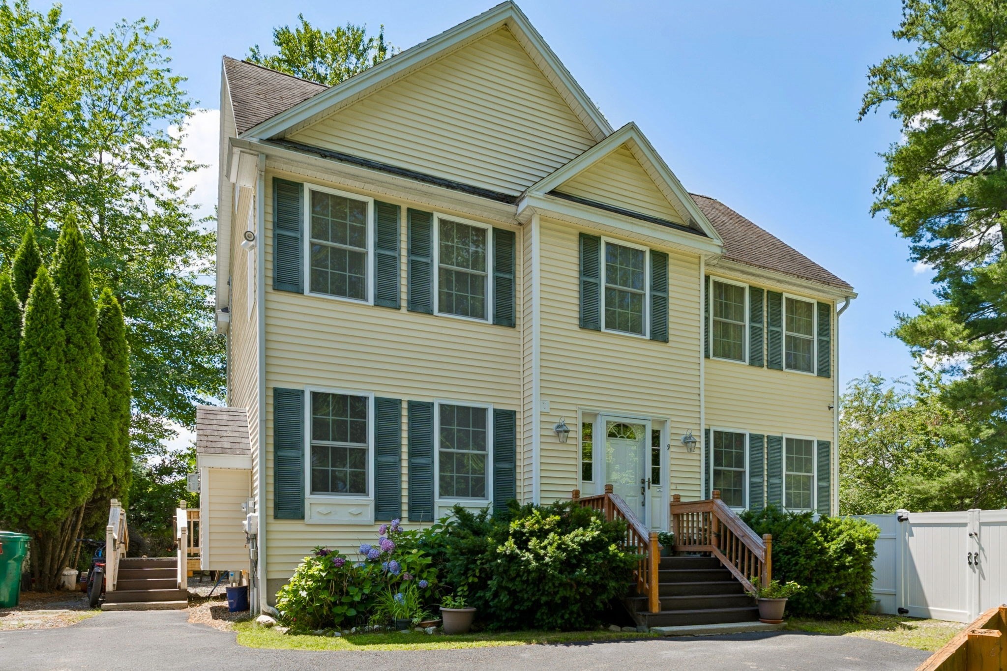 9 Perron Way — photo