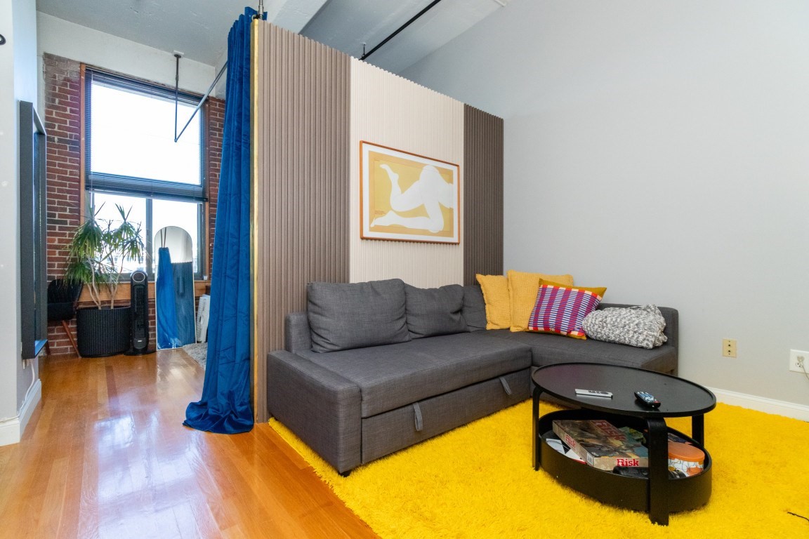 320 W 2nd St #303 — photo