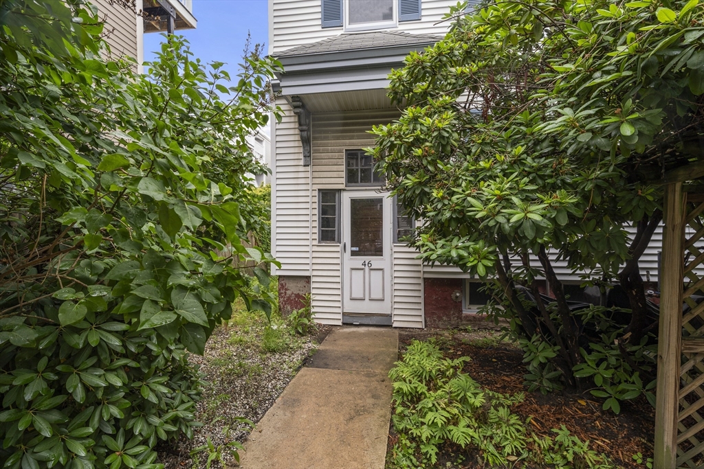 46-R H St, Boston, MA 02127