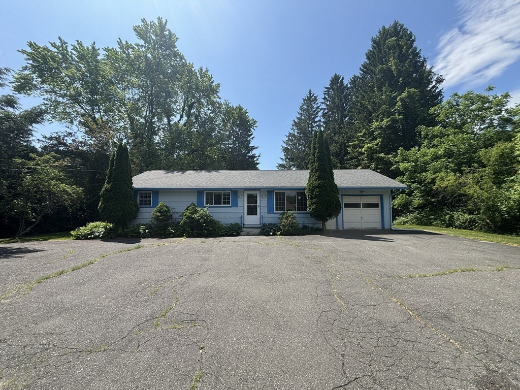 39 Huntington Rd — photo