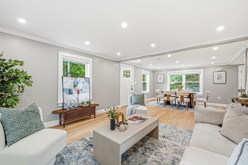 63 Russell Road, Wellesley MA 02482 — photo 3