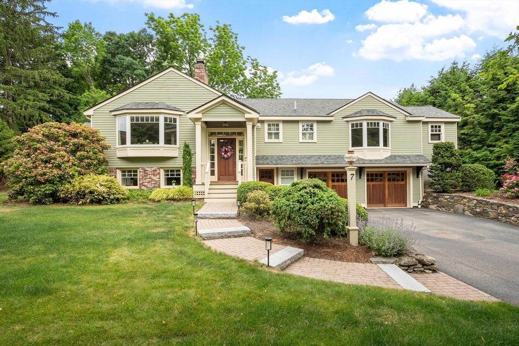 7 Minuteman Road, Acton, MA 01720