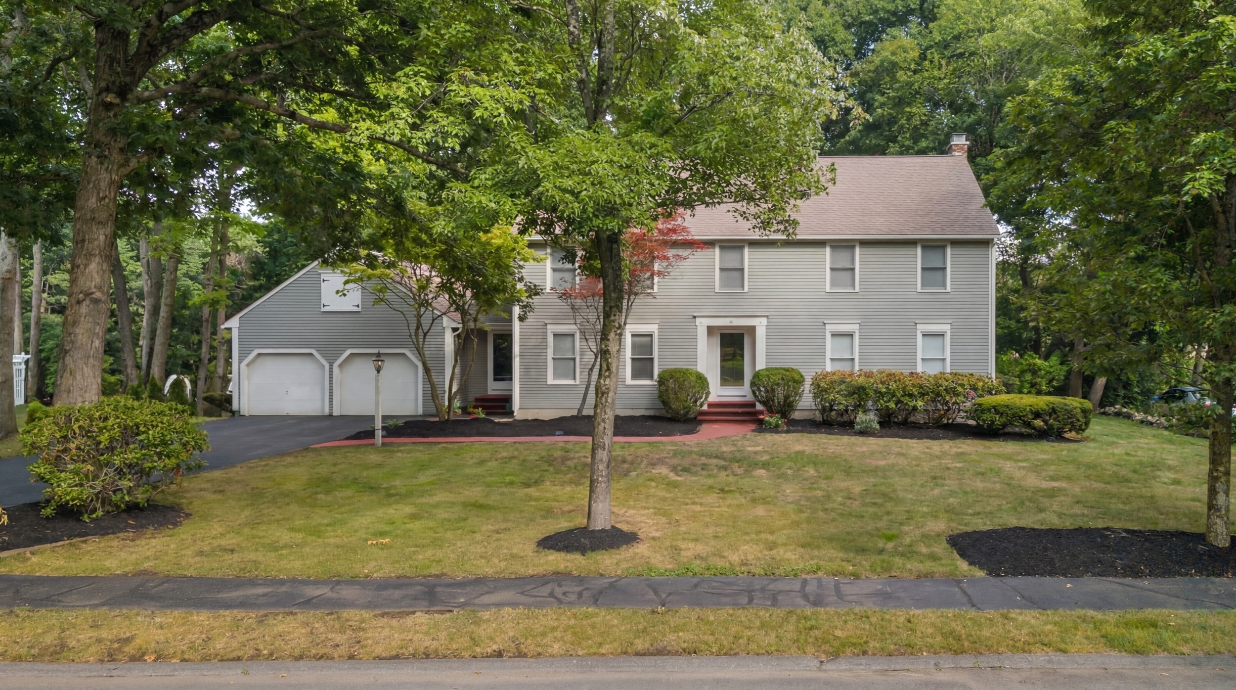 16 Dartmoor Dr — photo