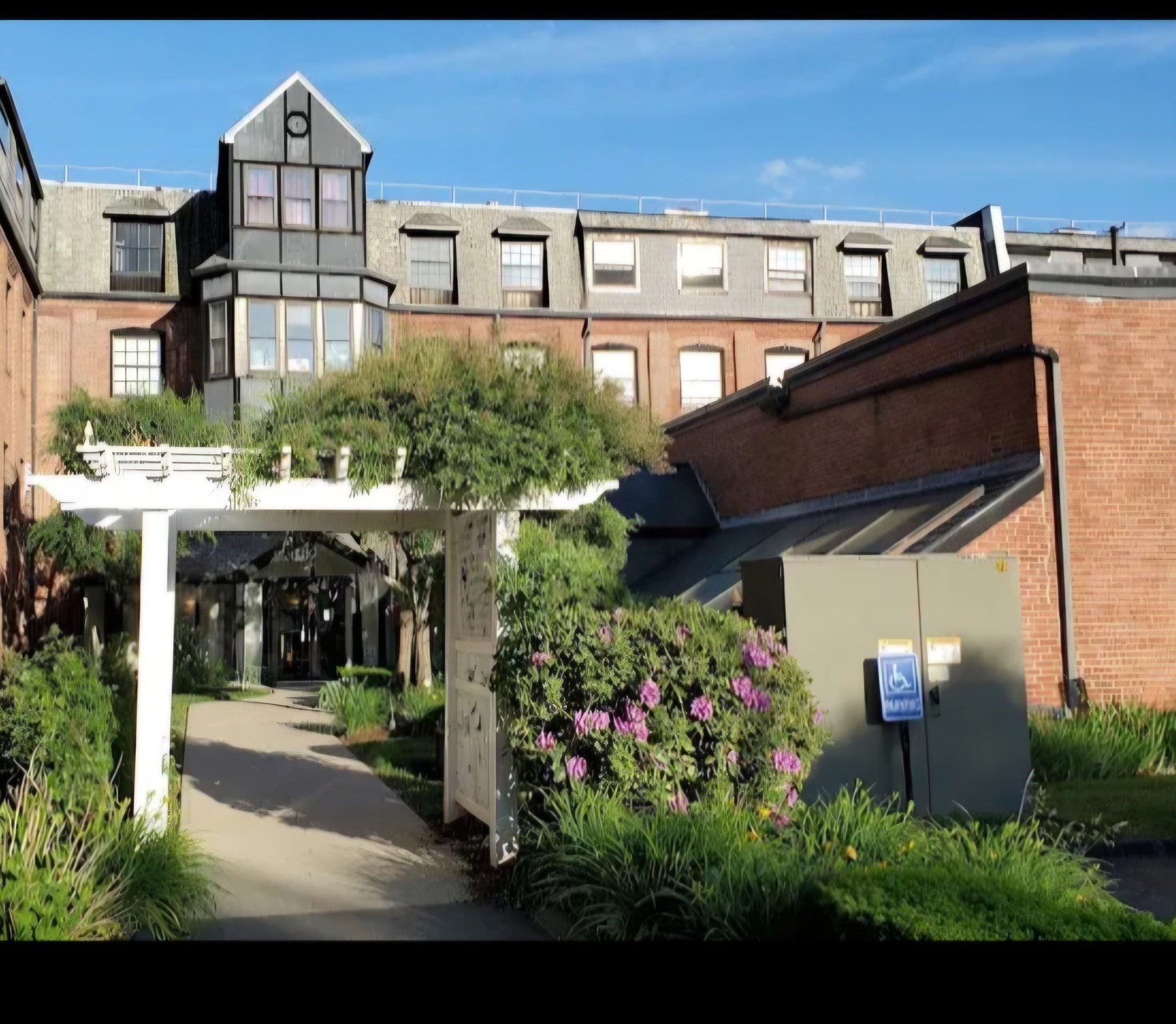 21 Linden St #320 — photo