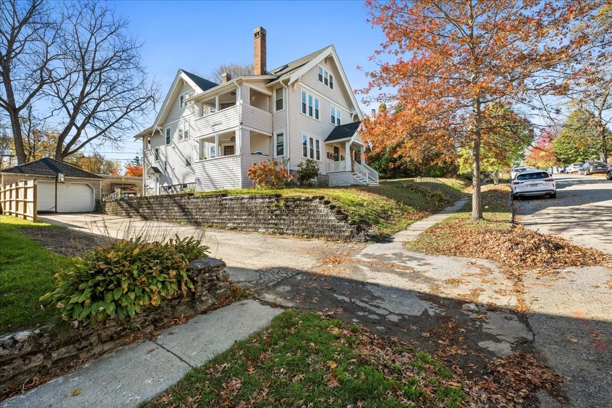 15 Clearview Ave # 2 — photo
